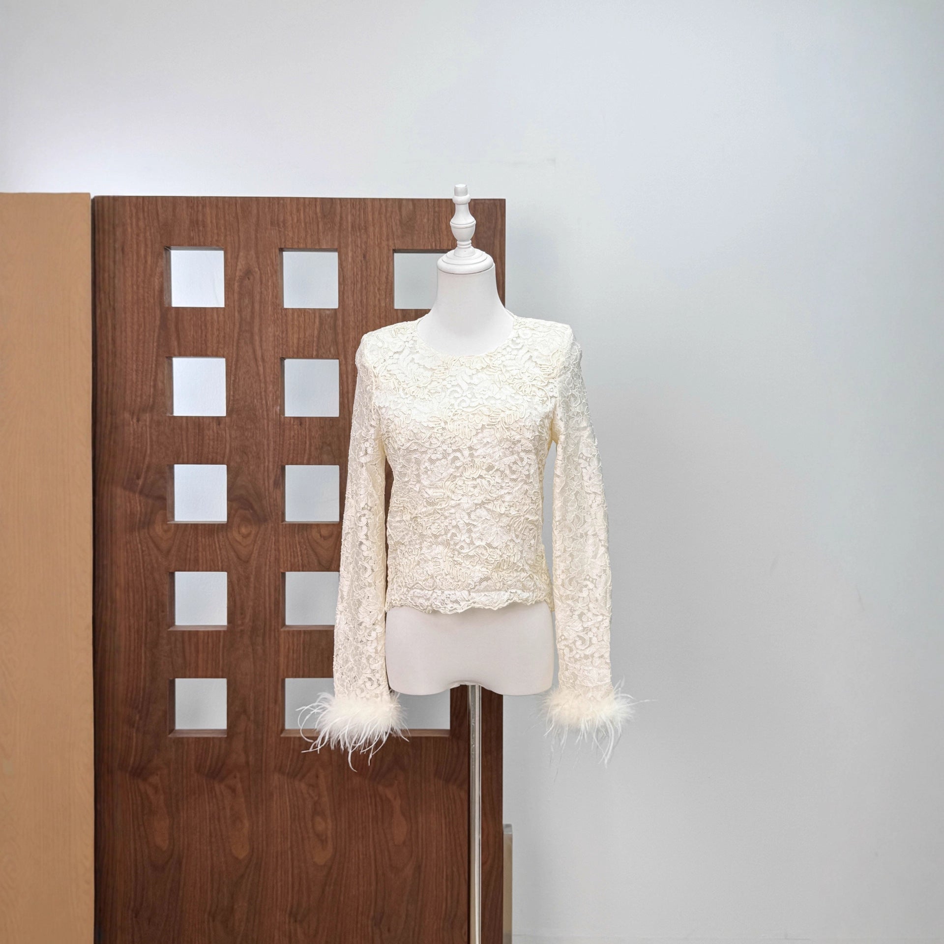 Women's slim lace top