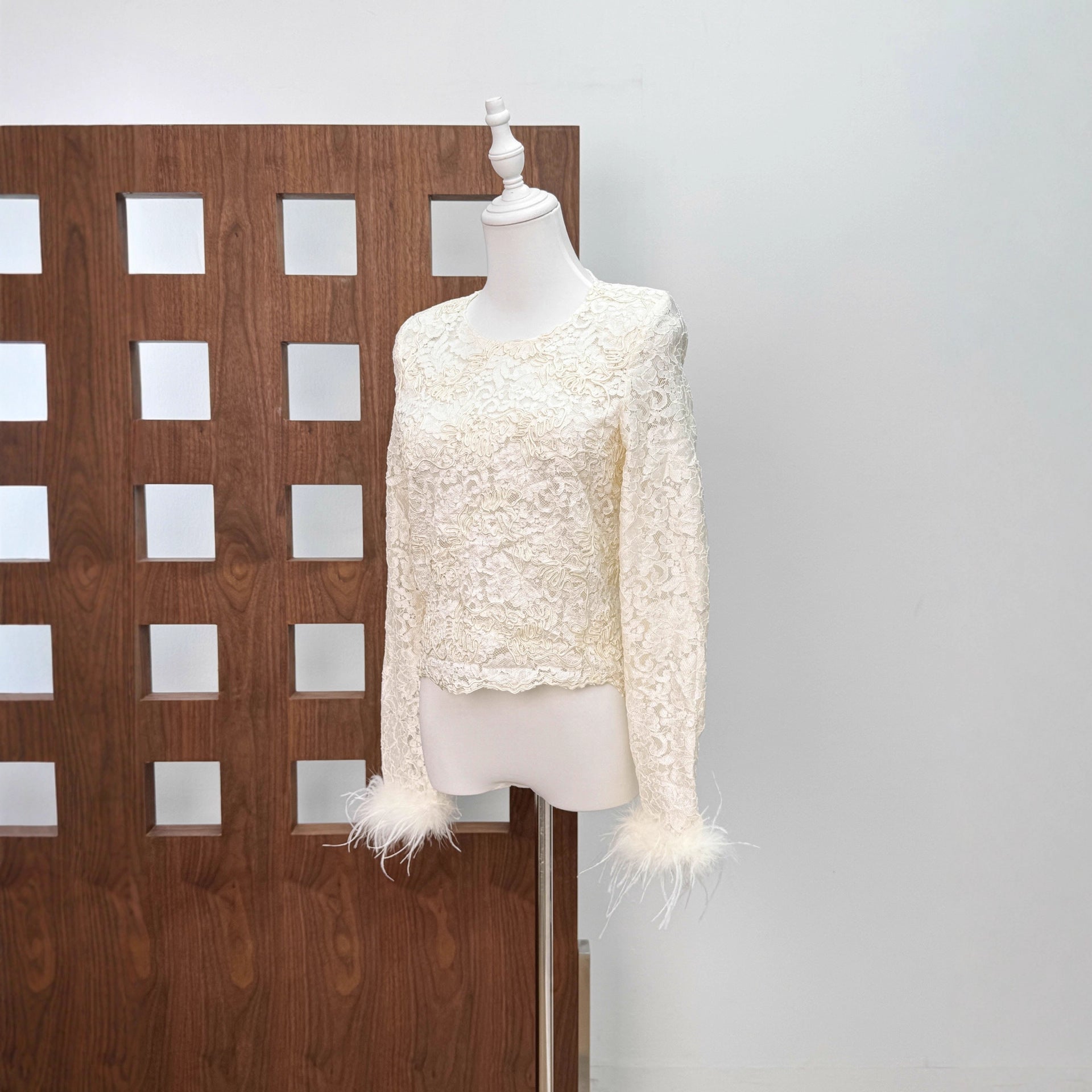 Women's slim lace top