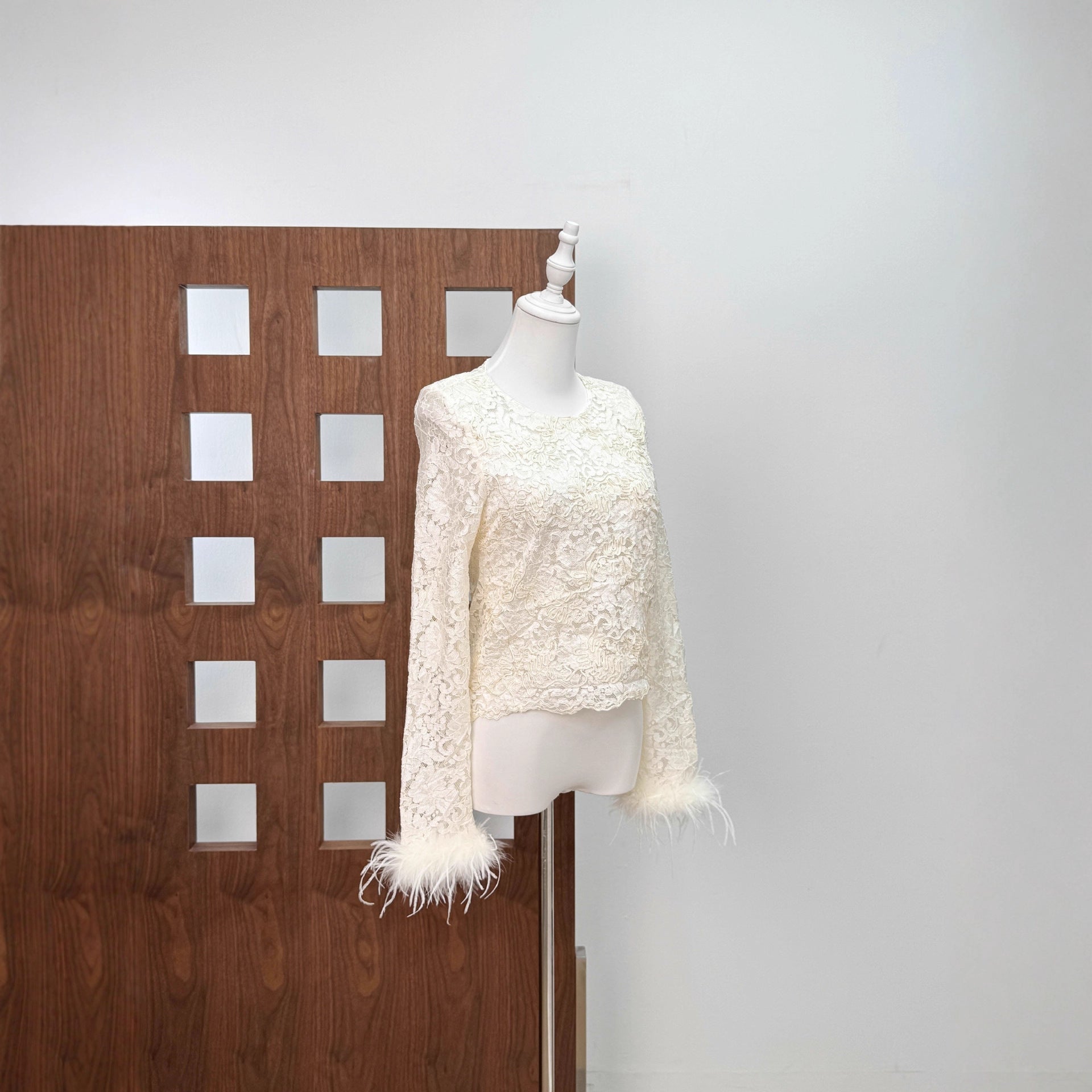 Women's slim lace top